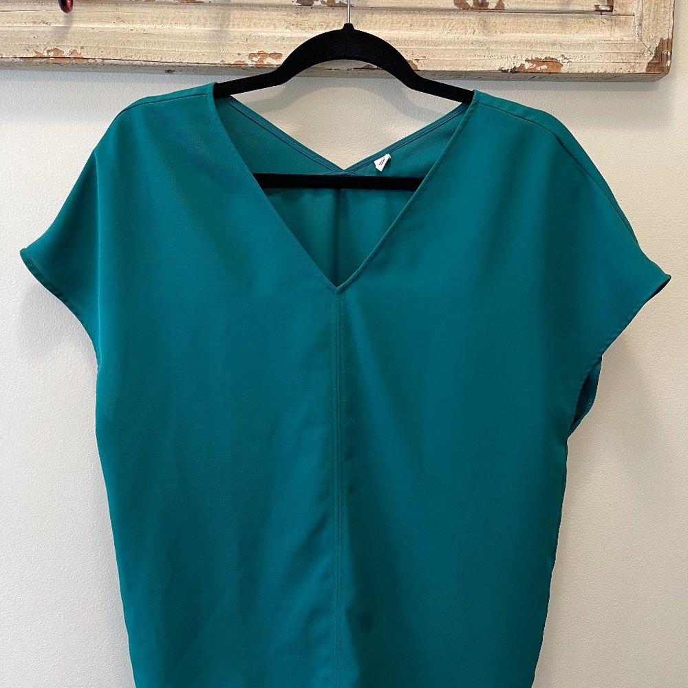 Uniqlo Green V-Neck Blouse